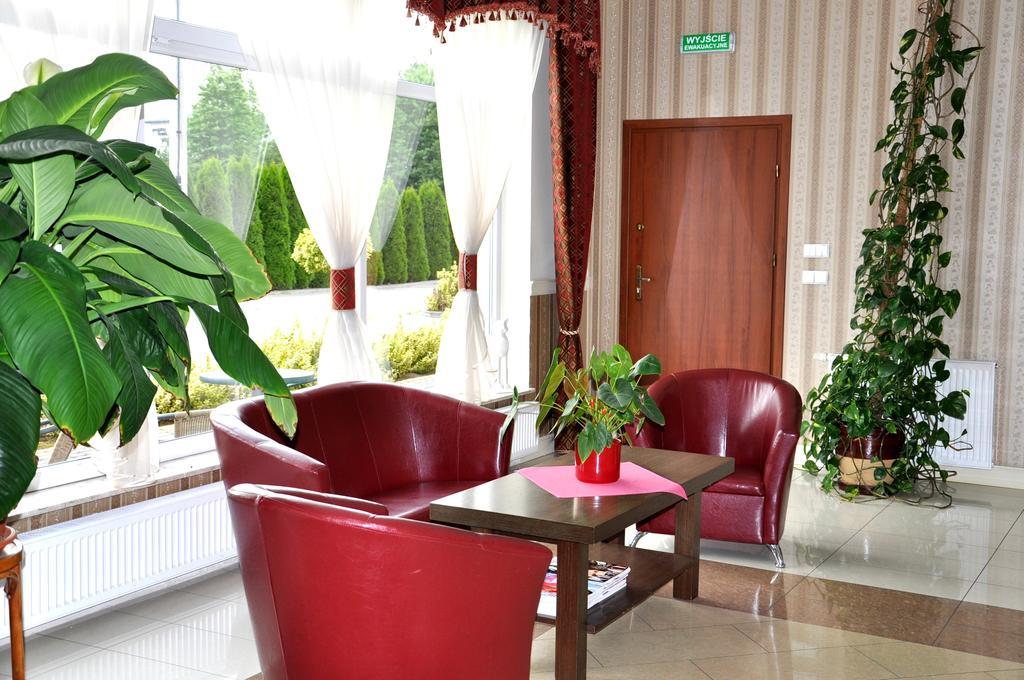 Hotel Korona Rzeszów Extérieur photo