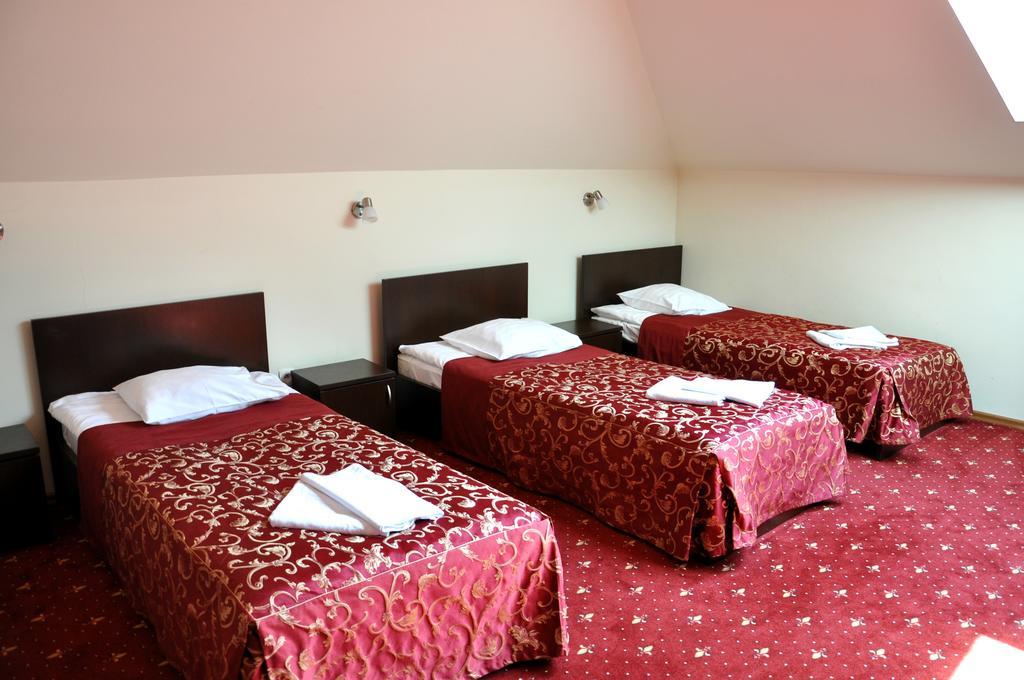Hotel Korona Rzeszów Extérieur photo