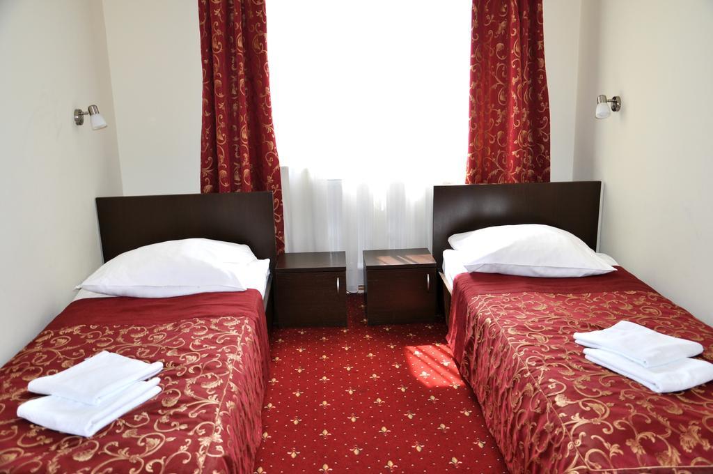 Hotel Korona Rzeszów Extérieur photo