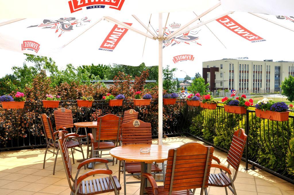 Hotel Korona Rzeszów Extérieur photo