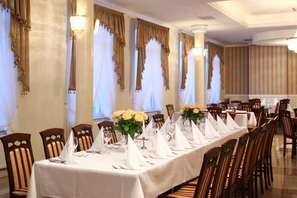 Hotel Korona Rzeszów Extérieur photo